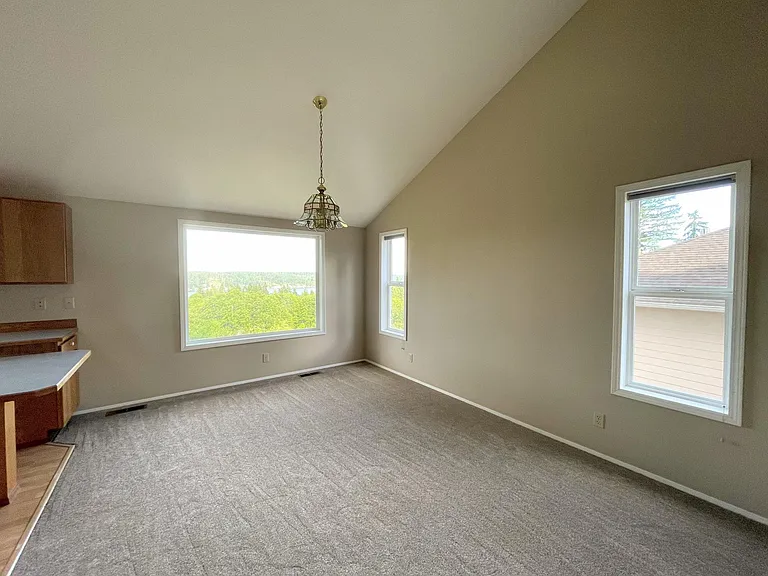 201 E Mountain View Dr — Photo 15