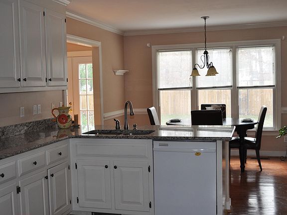 5th image of 12417 Burnside Ln