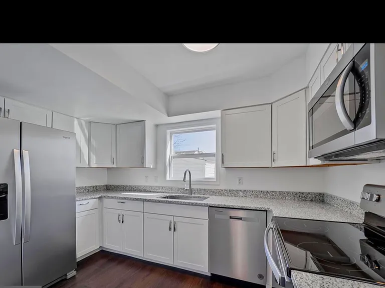 905 Nadine Ct — Photo 5