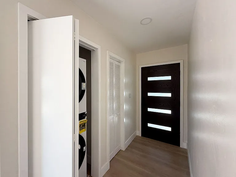8751 Chantilly Ave — Photo 3