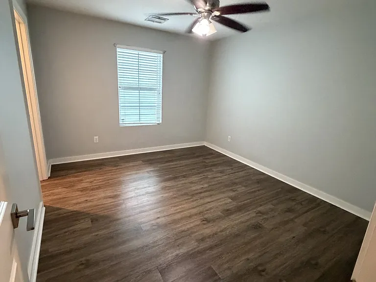 1402 General Mouton Ave — Photo 4