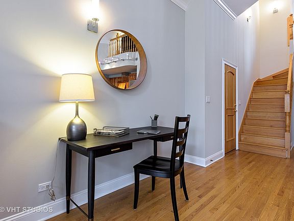 4th image of 3530 N Southport Ave APT 4B