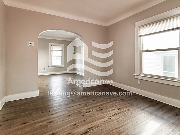 1354497_003_living_room_2.jpg