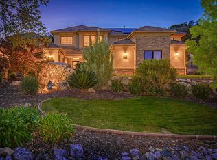 1900 Vista Cielo Dr, Newcastle, CA