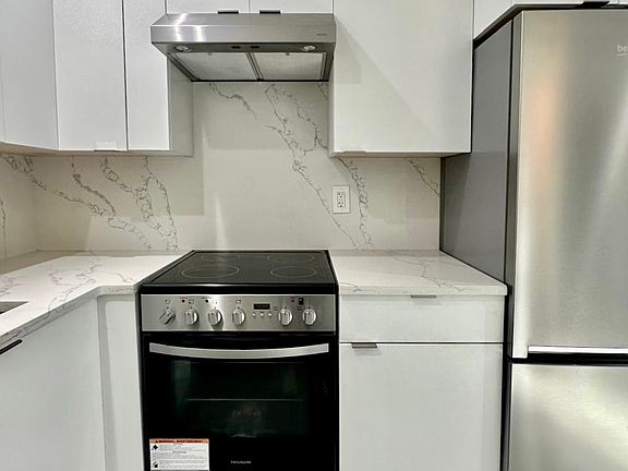 3rd image of 25-31 27th St #1F