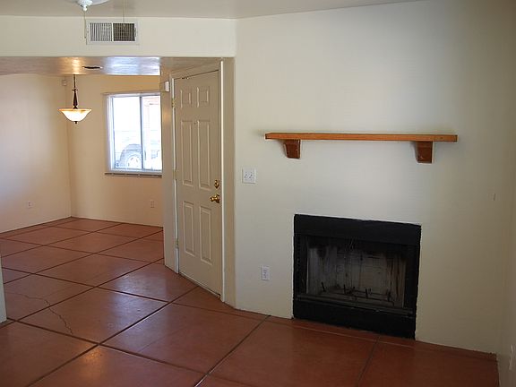 5th image of 3642 E 4th St Unit 4