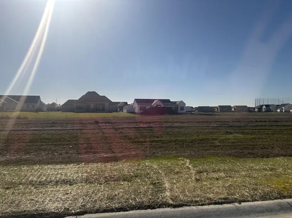 3318 N Bedford Ct, Wichita, KS 67226