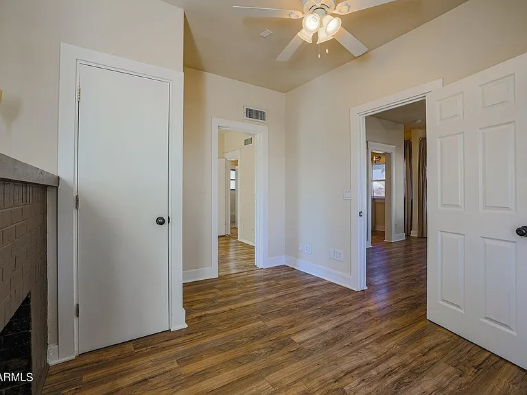 1005 E Moreland St — Photo 15