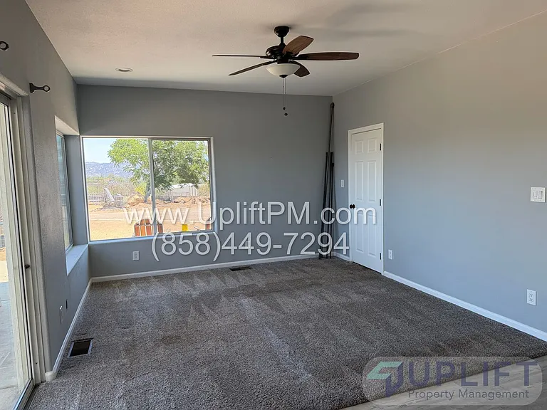 1425 Cedar St — Photo 14