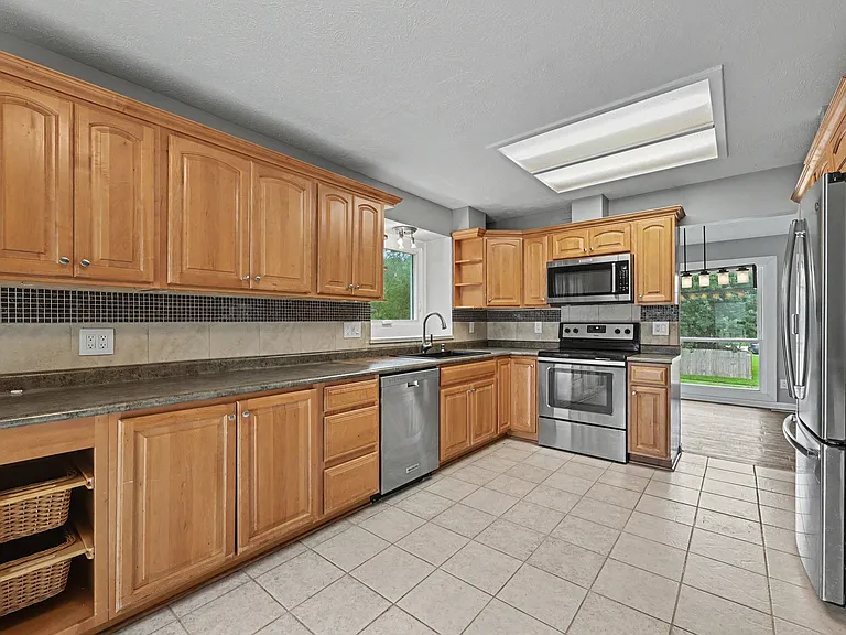 10808 Hogantown Dr — Photo 7