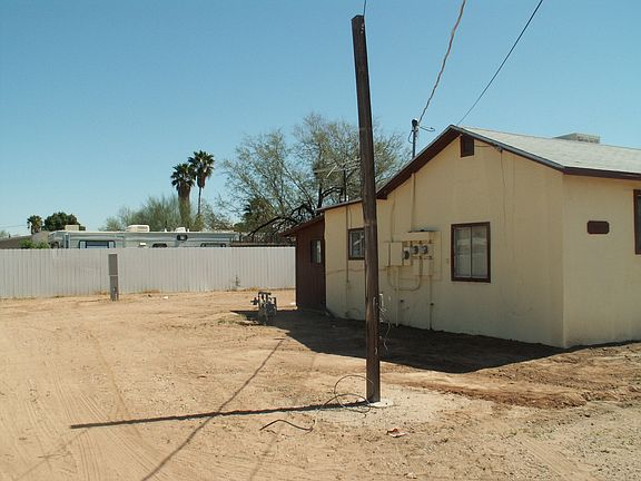 3 electric meters. Property had 3 units on it.