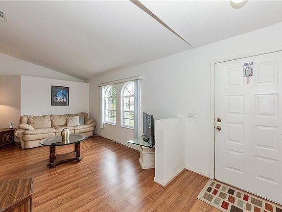 5th image of 3011 3rd St W
