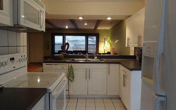 5th image of 3120 N Dora St