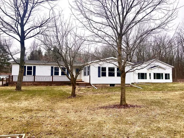3800 Lauckner Ln, Freeland, MI 48623