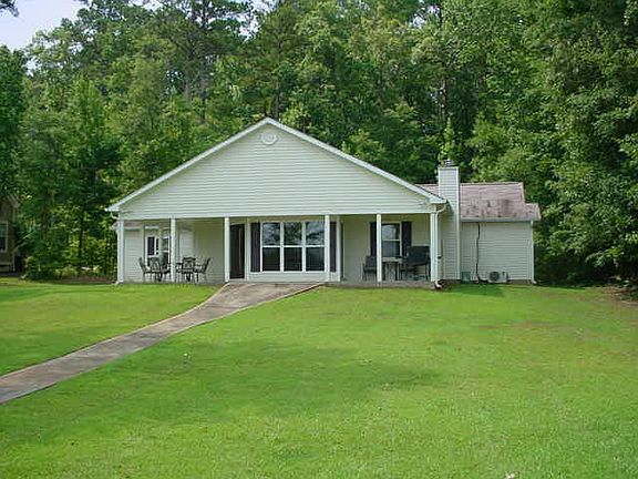 3rd image of 3614 Lake Crest Dr
