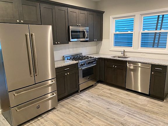 4th image of 10-12 Kimball St #4