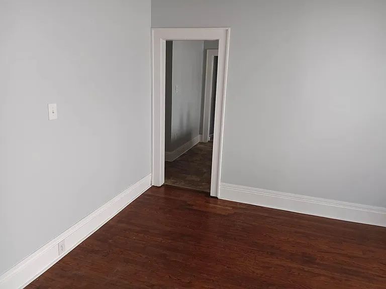 111 S Van Gilder St — Photo 8