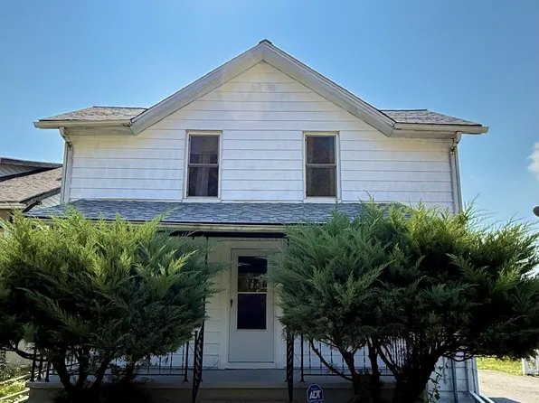 568 Turner St, Elyria, OH 44035
