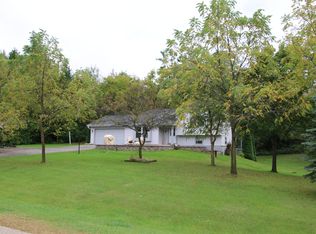 W257S6590 Pheasant Dr, Waukesha, WI 53189