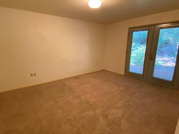 3rd image of 4026 Goldcrest Dr NW