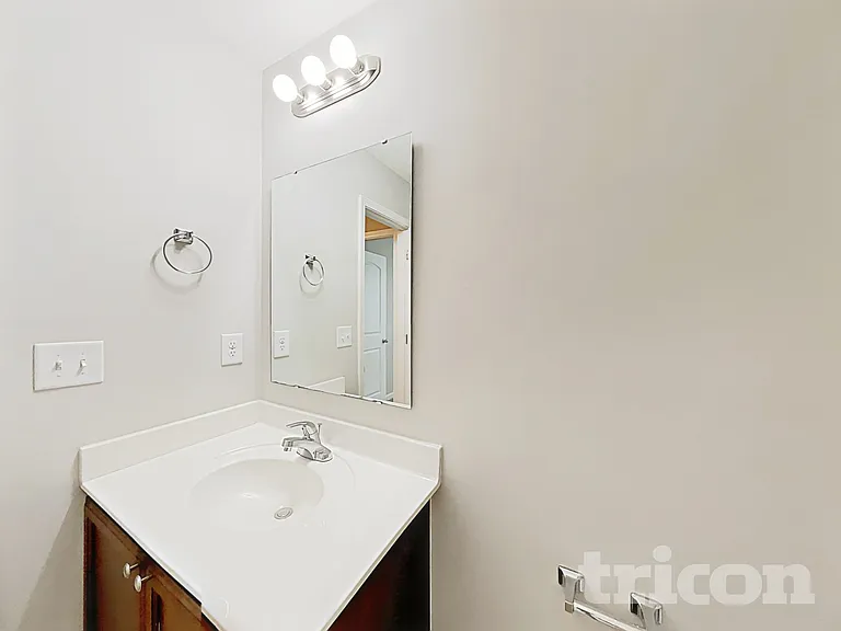 135 Coddington Ln — Photo 16