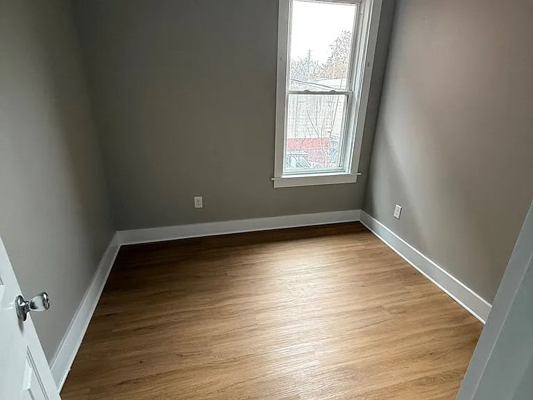 2100 W National Ave — Photo 6