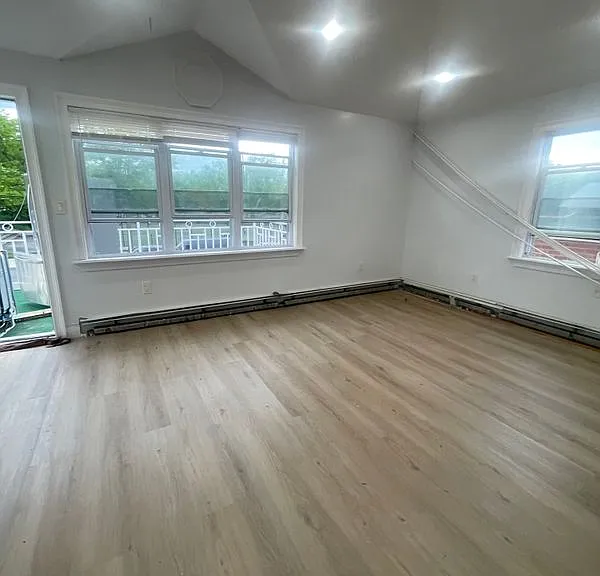 1754 Hammersley Ave — Photo 5