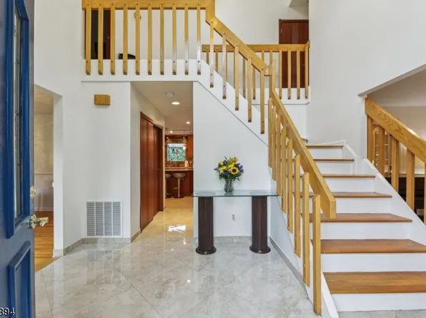 10 Harding Ave, North Caldwell Boro, NJ 07006