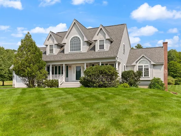 29 Hadley Rd, Pepperell, MA 01463