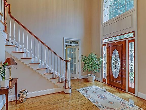 3rd image of 520 Dartington Way