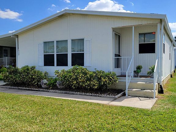 2nd image of 579 Wainsbrook Pl