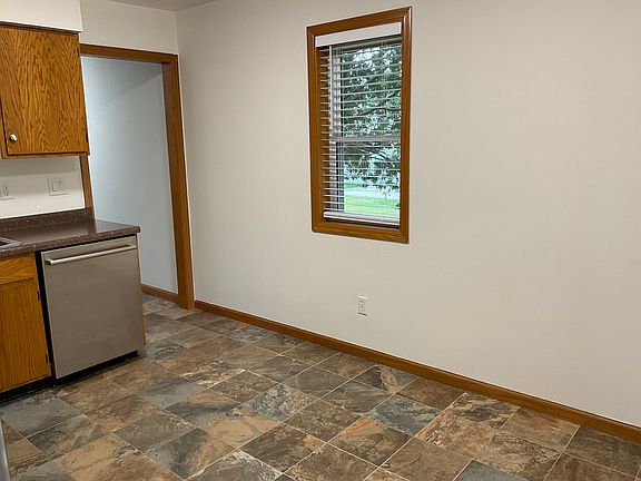 4th image of 30 Heritage Dr