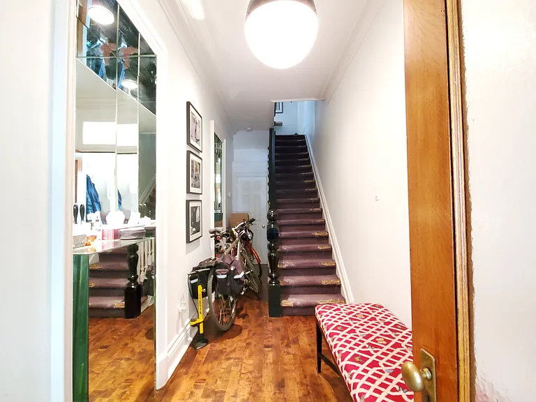 47 Gloucester St #UPPER — Photo 24