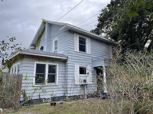 3 bed, 1.0 bath, 900 sqft, $1,850 — Photo 2