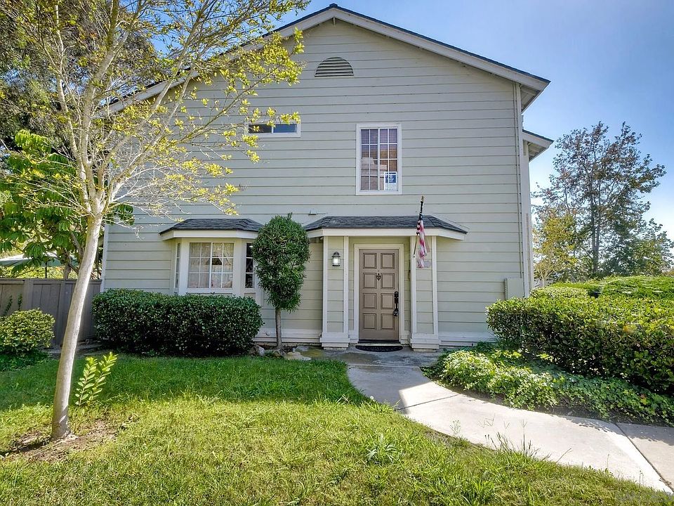 1st image of 2885 Sanford Ln