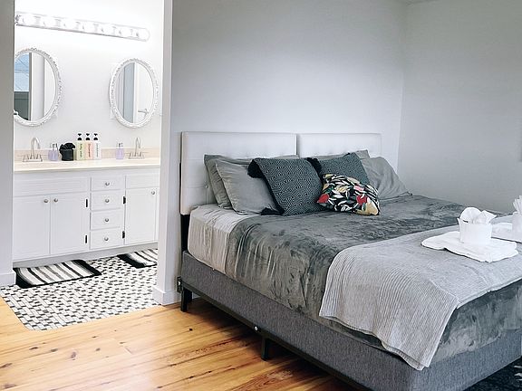 Bedroom 1 - Master Suite