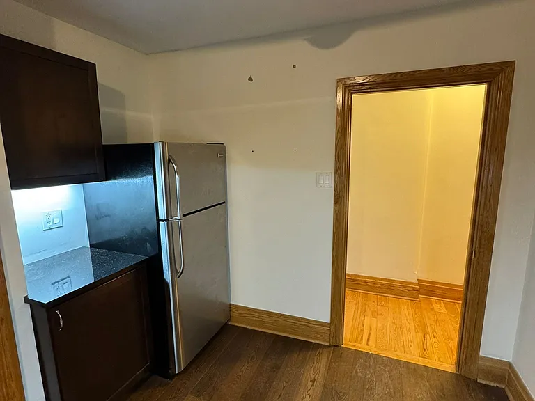 181 Saint Clair Ave E #MAIN — Photo 8