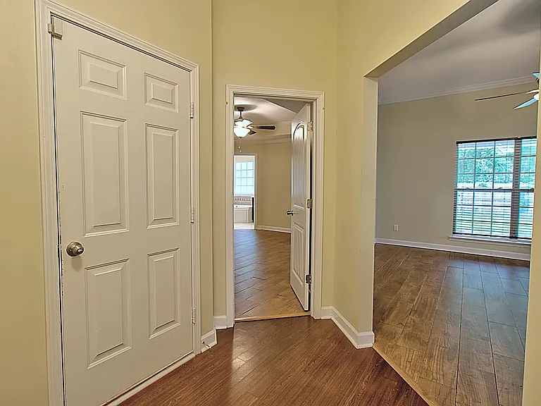 235 Augusta Way — Photo 3