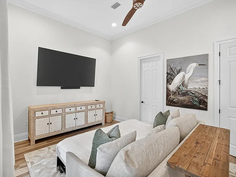 3161 Club Dr — Photo 16