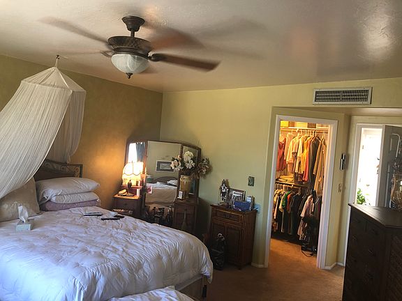 Master / walk- in closet 