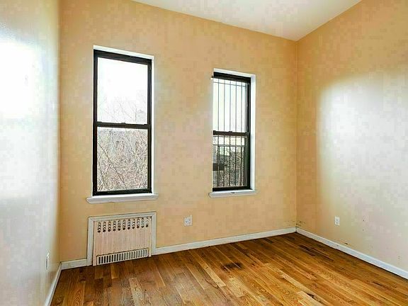 4th image of 169 Stanhope St #3A