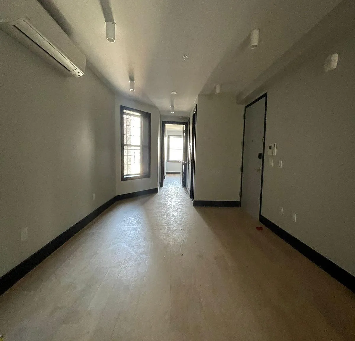 2 bed, 800 sqft, $2,700 — Photo 3
