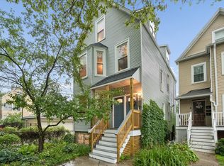 3650 W Oakdale Ave, Chicago, IL 60618