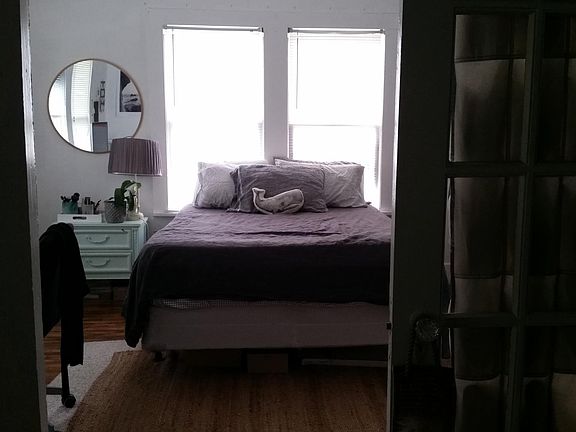 4th image of 1028 Hawthorne Ave APT 2