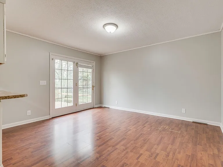 729 Foothills Rd — Photo 10