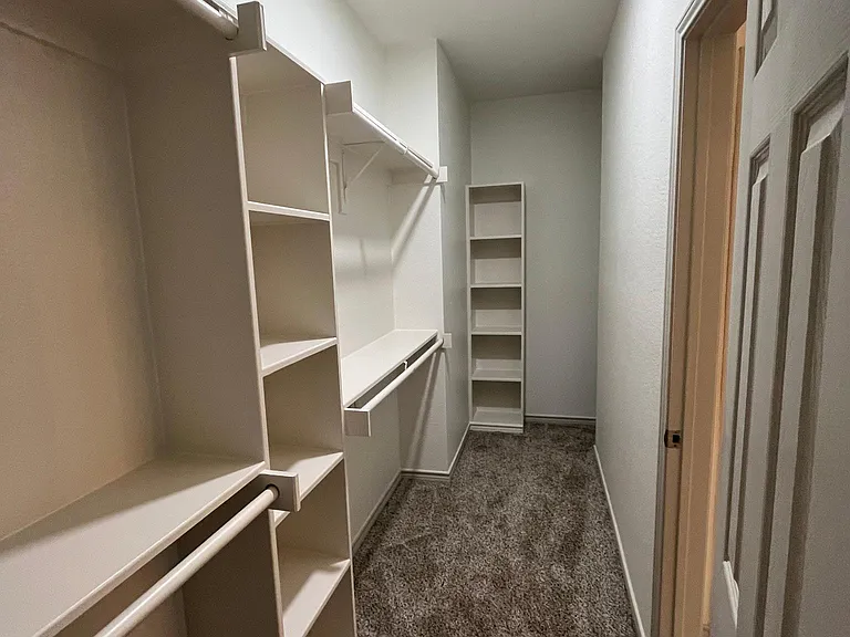 1200 Oakley Dr — Photo 11