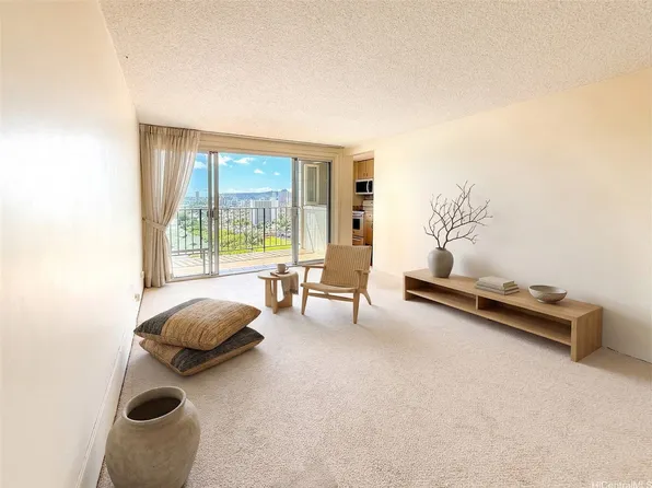 1541 Dominis St #Penthouse 1, Honolulu, HI 96822