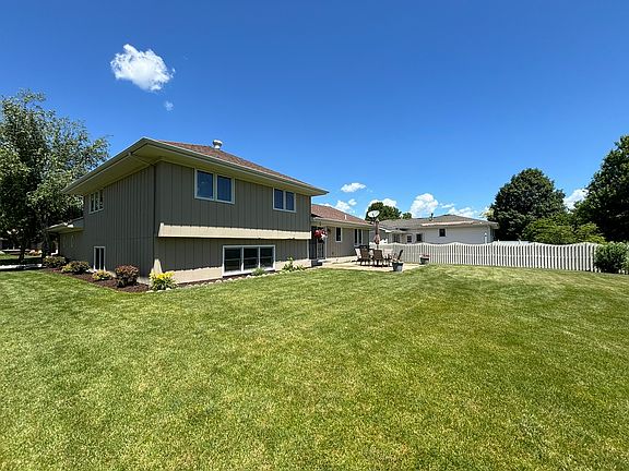 4th image of 16439 Edgewood Dr