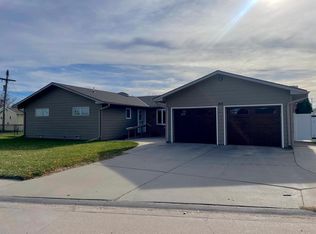 815 12th St, Gothenburg, NE 69138