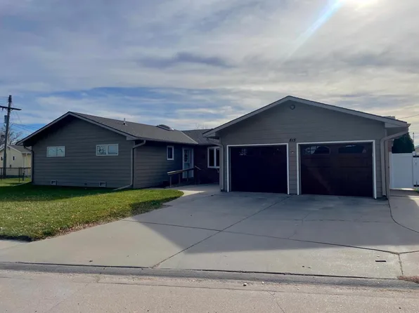 815 12th St, Gothenburg, NE 69138